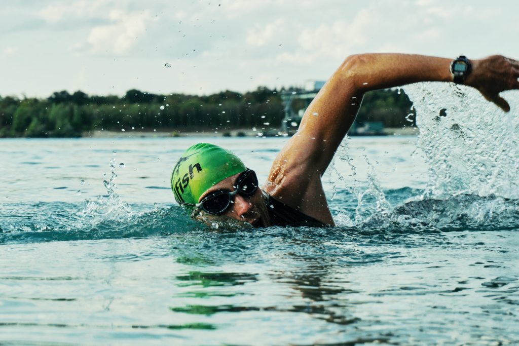 Burning calories with swimming