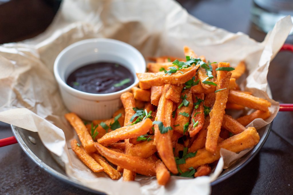 sweet potato chips with dip