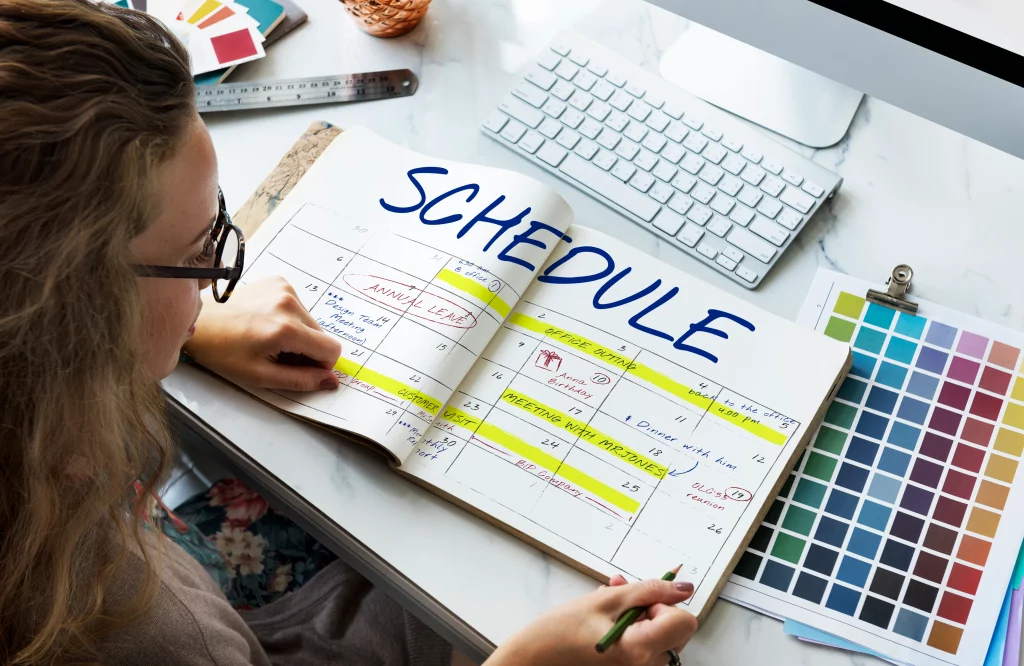 Weekly fitness planning for exercise at home vs gym routines and busy schedules